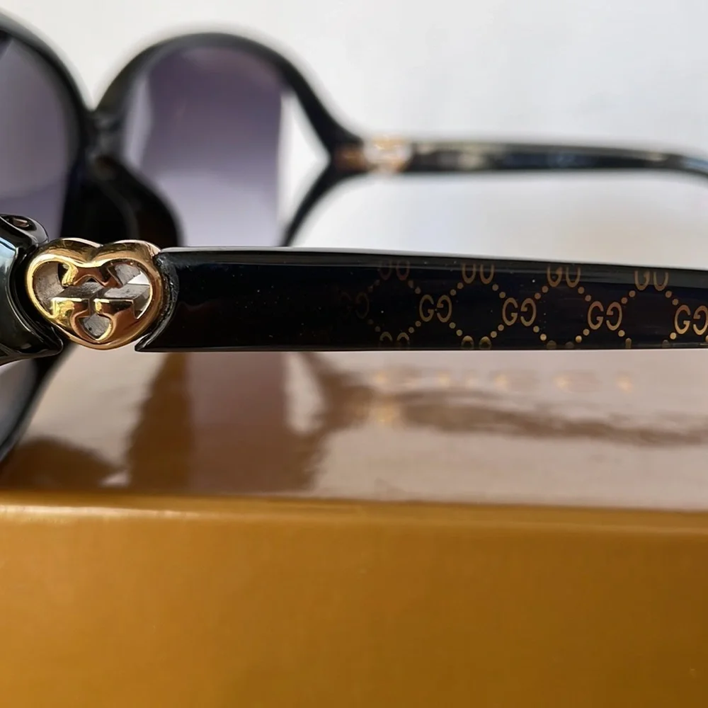Authentic Sunglasses Gucci Made in Italy. - Picture 4 of 10